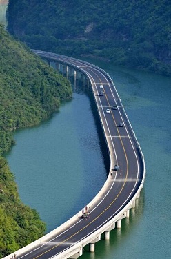 中国“最美水上公路”通车