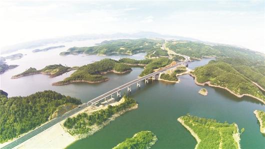 十堰：生态绿谷涵养“中国好水”