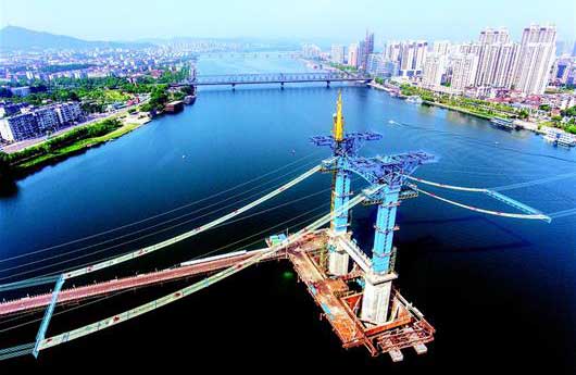 汉江首座悬索桥开始架“天梯”