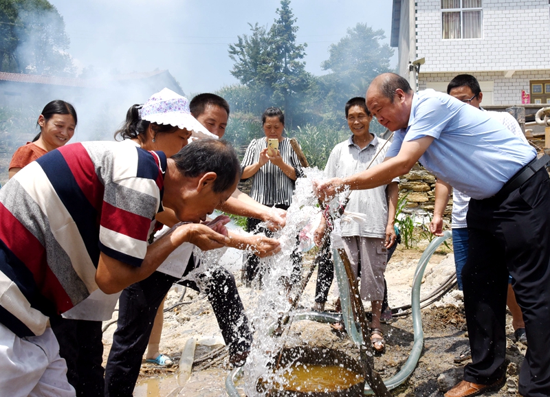 1030米深处的地下水滋润喀斯特山区百姓心田