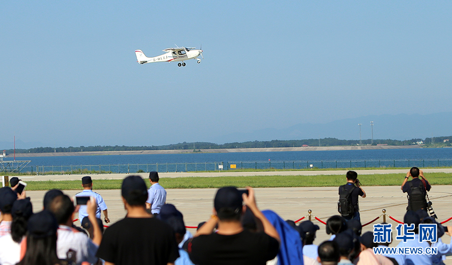 “领雁”AG50轻型运动飞机成功首飞