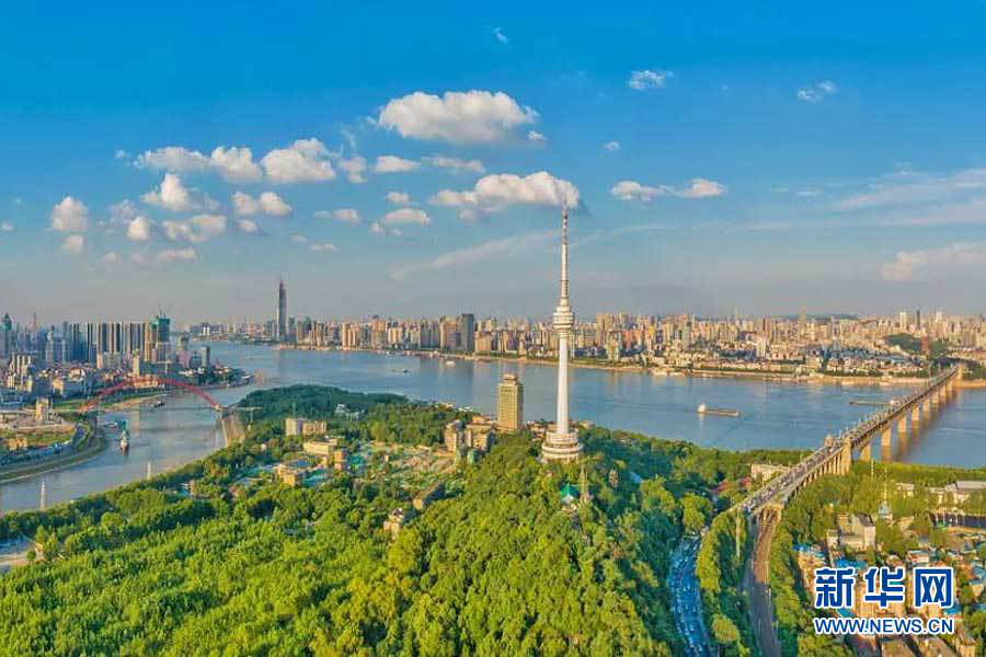 夯基础、赋智慧、添动能：超大城市治理的武汉实践