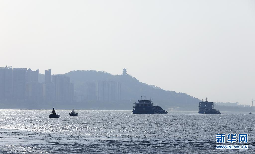 万吨级巨轮常年直达武汉&mdash;&mdash;黄金水道建设为长江经济带发展提供澎湃动能