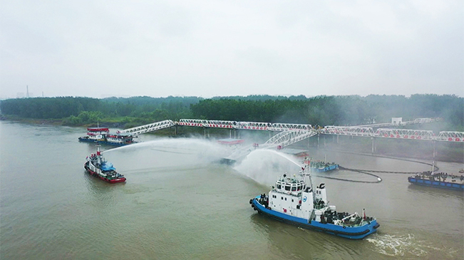 “中国石油开放日”武汉油库码头举办大型综合应急演练