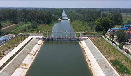 防范强降雨 湖北汉川五大泵站加大力度排水