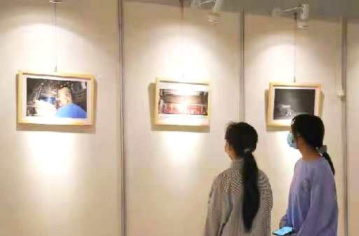 武汉文理学院举办纪念建党100周年艺术作品展
