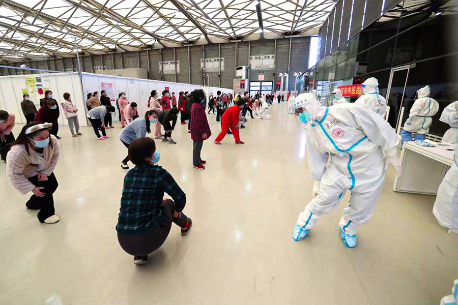 同心守“滬”丨上海：方艙醫院內跳起廣場舞